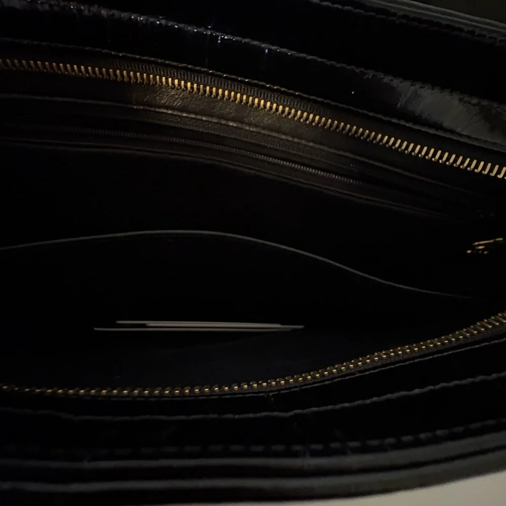 CHANEL Medallion Patent Leather Large Clutch - Picture 6 of 12